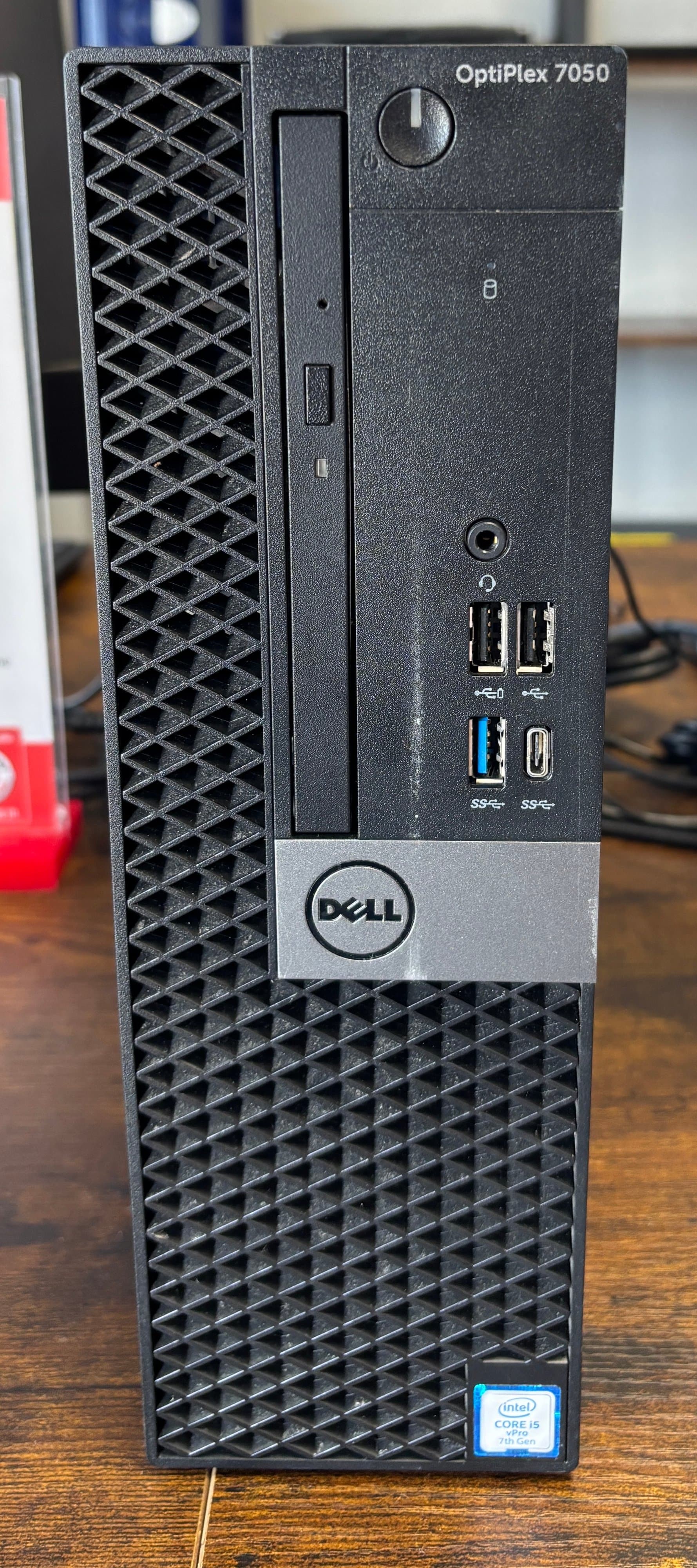 Full set up monitor tower mouse and keyboard - Thumbnail 4