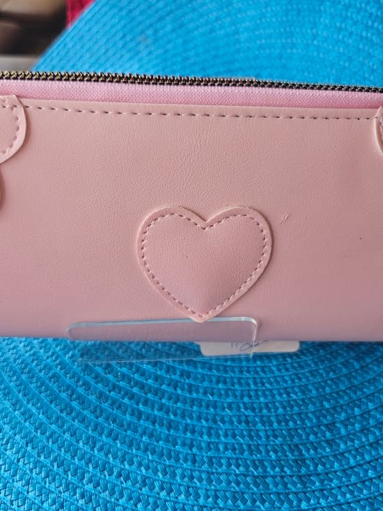 Pink Heart Accent Women's Zip Wallet - Thumbnail 3
