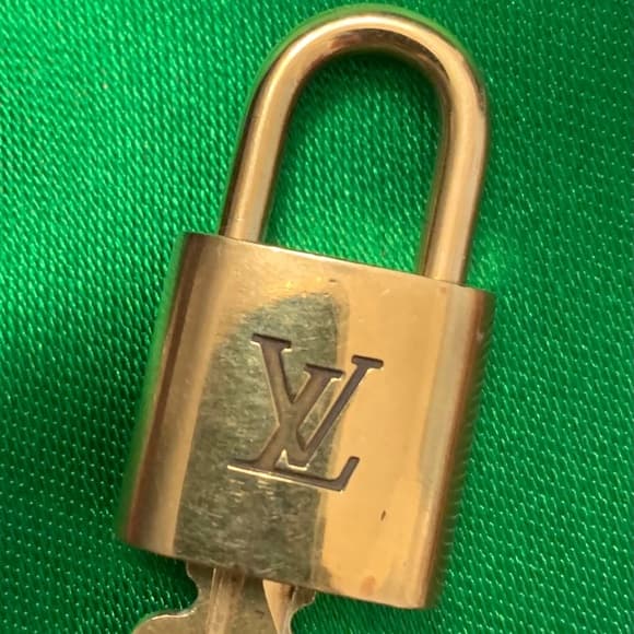 Louis Vuitton Gold Padlock Charm - Thumbnail 4