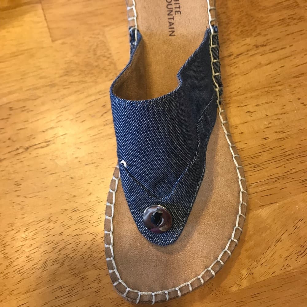 DENIM WHITE MOUNTAIN SANDAL. Sz 6.5 - Thumbnail 2
