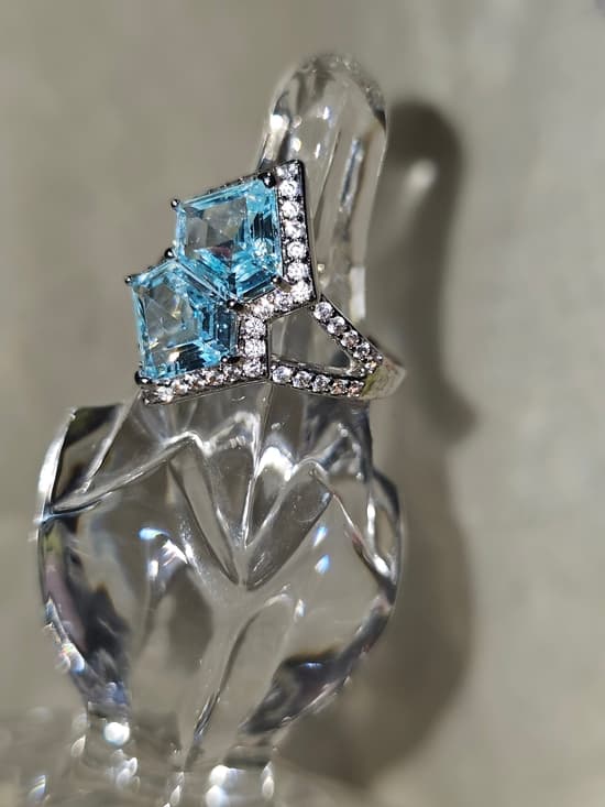 bp Silver Ring with Light Blue Stones and Pavé Accents - Thumbnail 4