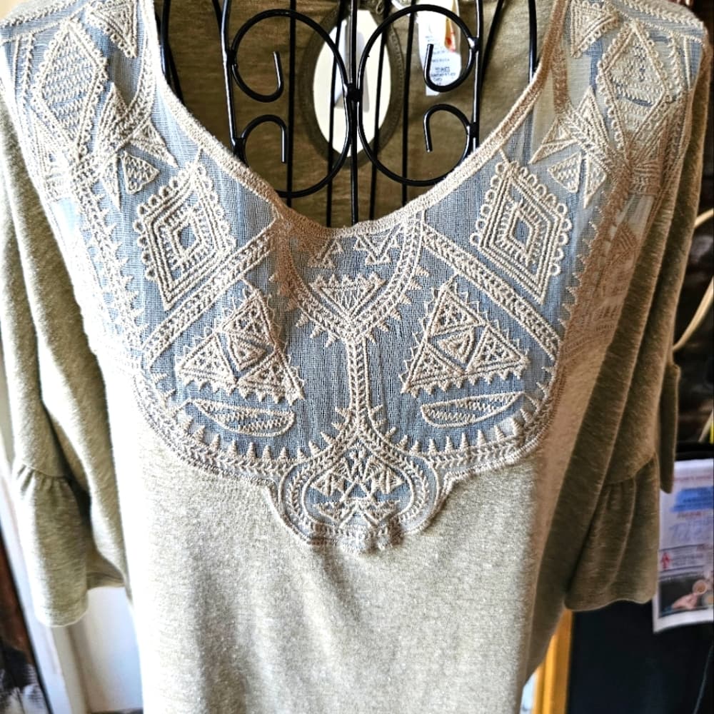 Sage Green top - Thumbnail 2