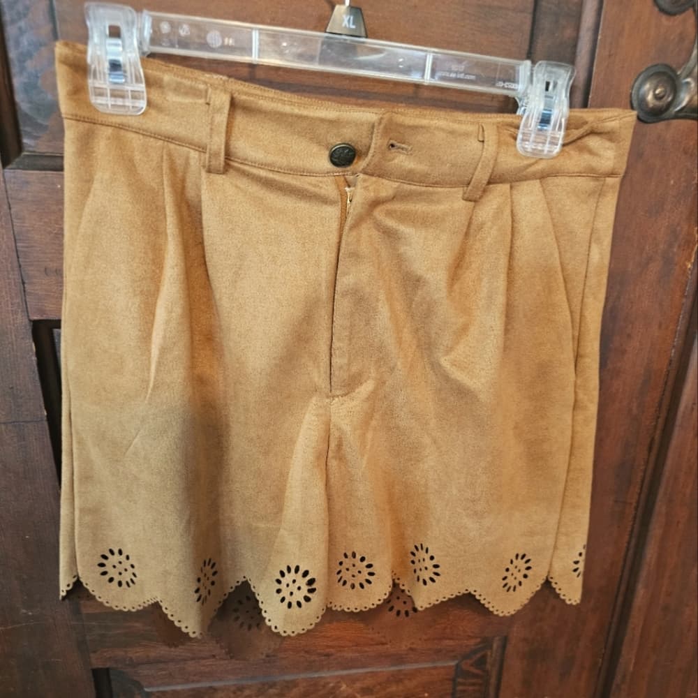 Cute Shorts - Thumbnail 2