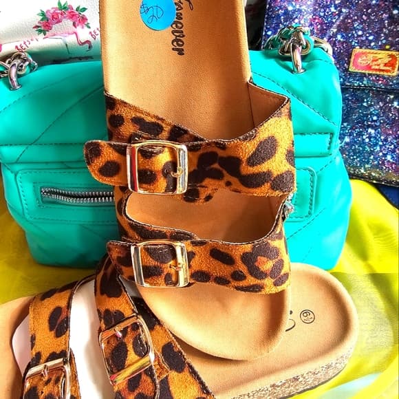 Leopard slides - Thumbnail 3