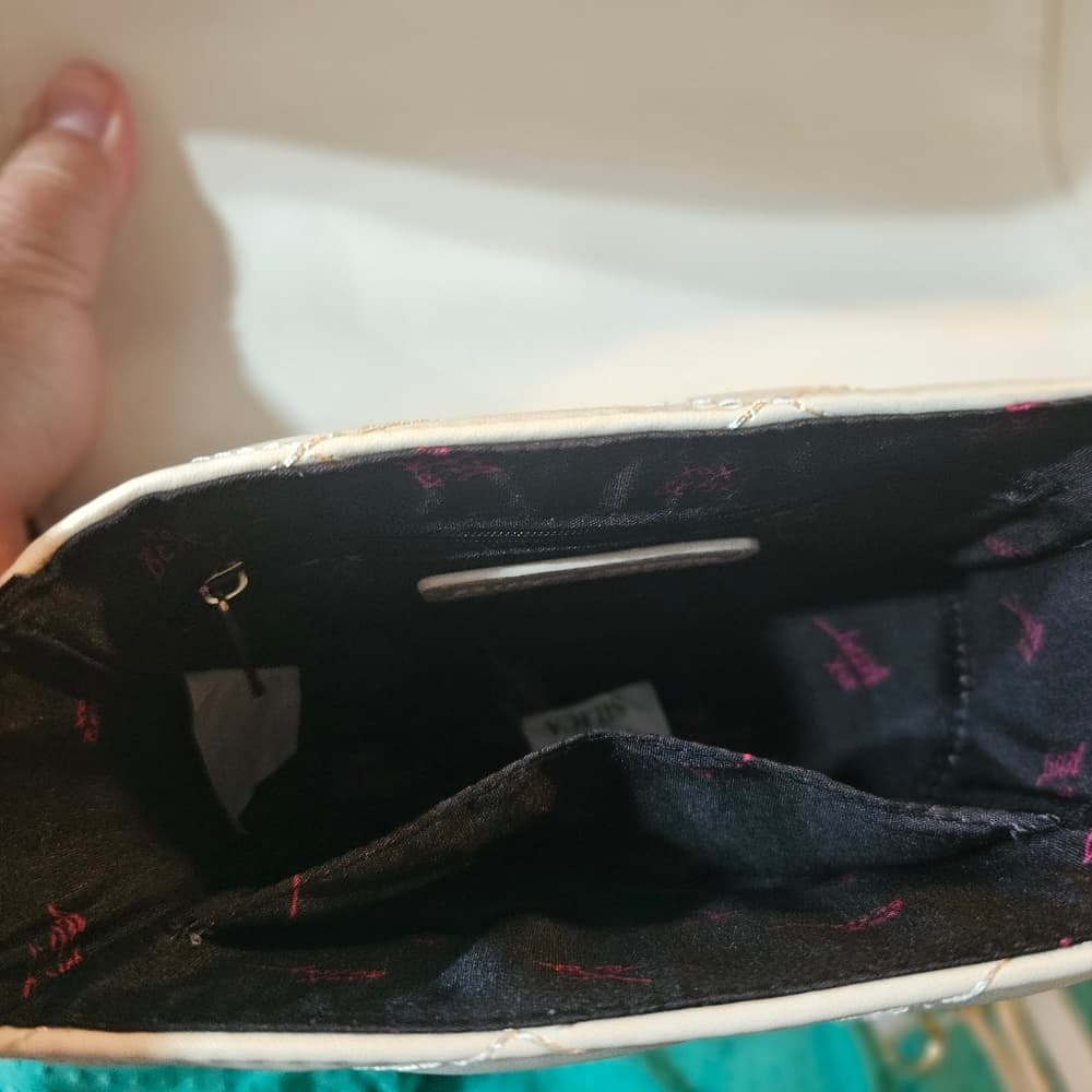 Betsy Johnson Skull Purse - Thumbnail 2