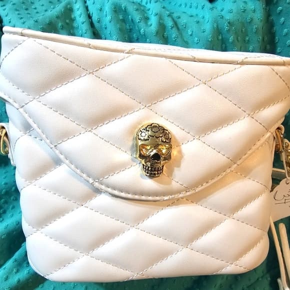 Betsy Johnson Skull Purse - Thumbnail 4