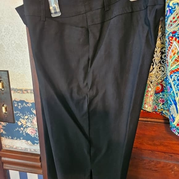 Black Dress Capris - Thumbnail 3