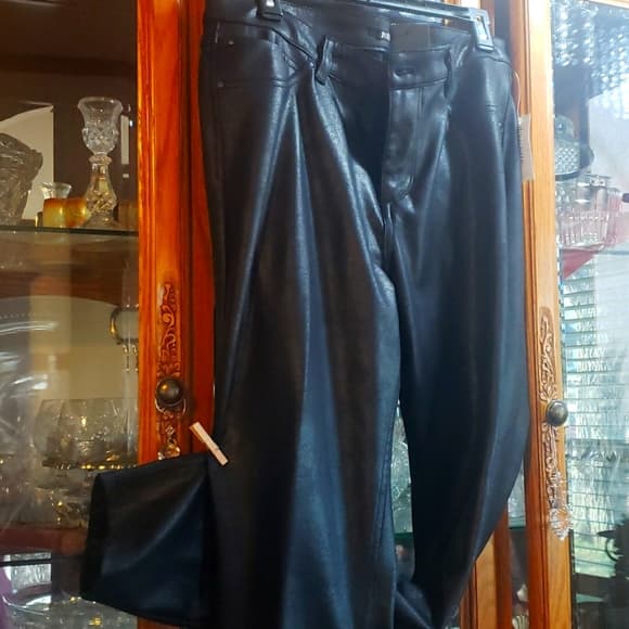 Black Leather look 14 - Thumbnail 4