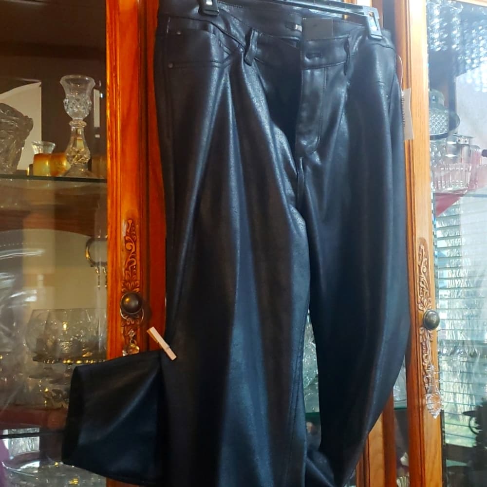 Black Leather look 14 - Thumbnail 3