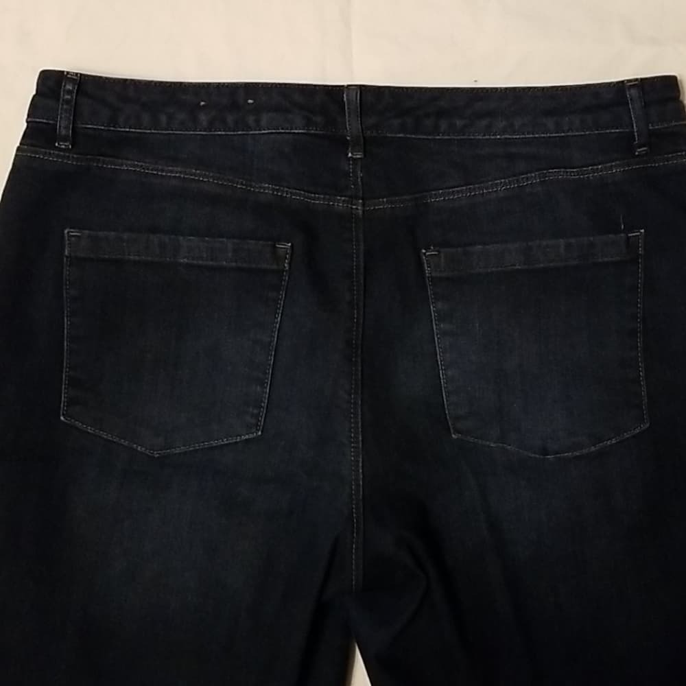 Coldwater Creek Dark Wash Bermuda Shorts 16 run sm - Thumbnail 3