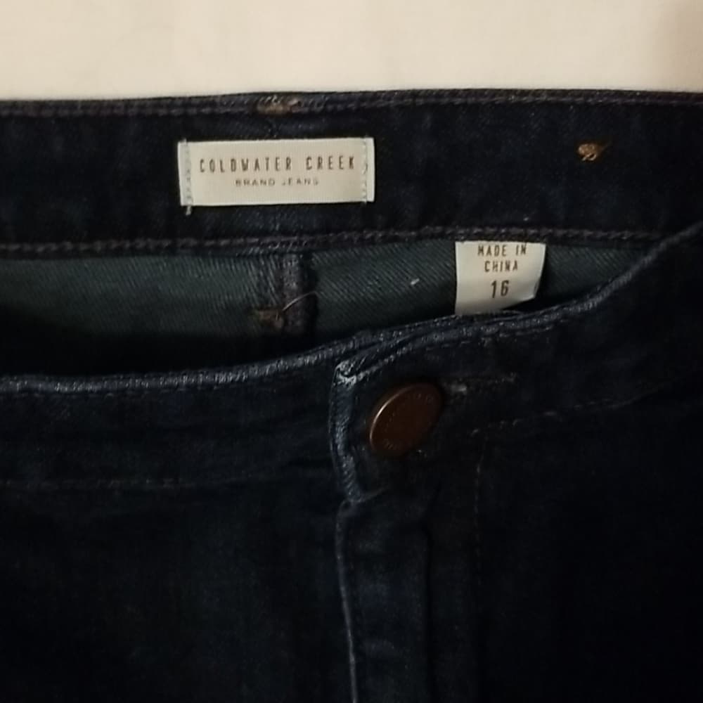 Coldwater Creek Dark Wash Bermuda Shorts 16 run sm