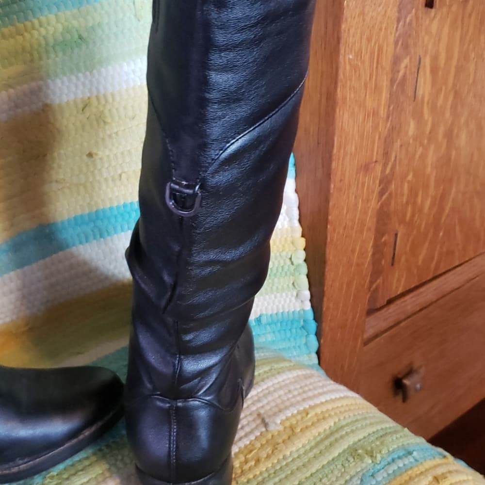 Never Worn 6 1/2 Wide boot