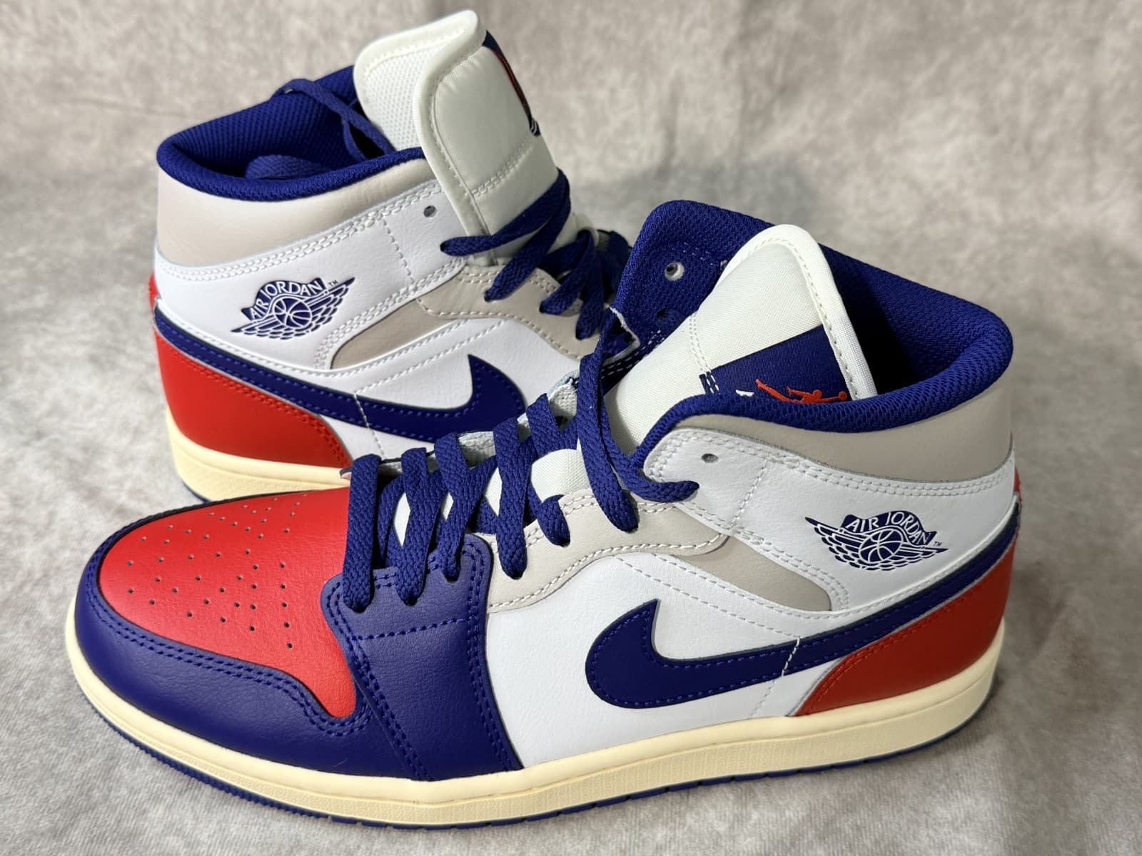 Nike Air Jordan 1 Mid Rare Air Men's size 8.5 DQ8426-102 NWOT