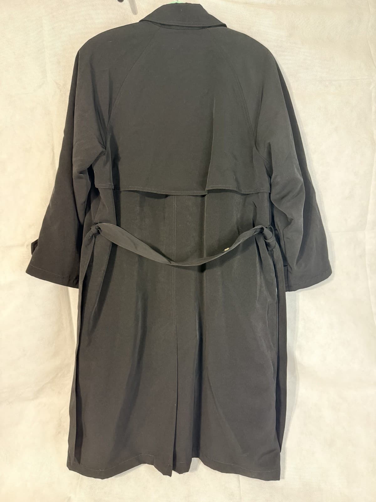 VTG London Fog LE Woman’s Black Trench Coat Size 10 Pet Removable Liner w/ Belt - Thumbnail 3