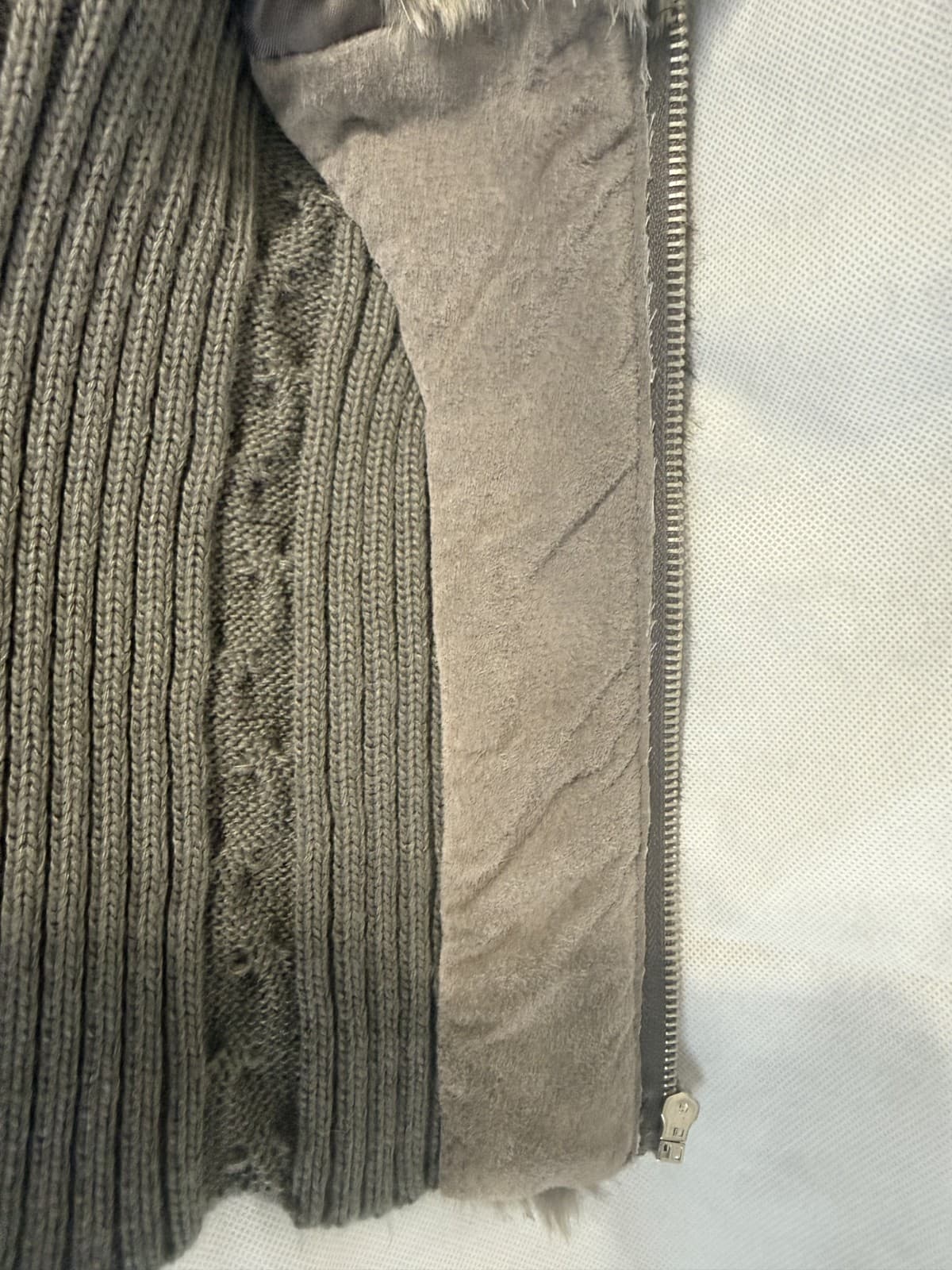 GUESS JEANS FAUX FUR AND KNIT VEST M - Thumbnail 4
