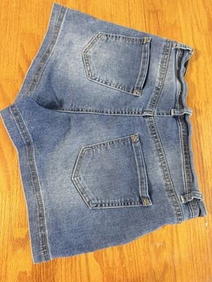 Wallflower Button Up Shorts Size 5 - Thumbnail 2