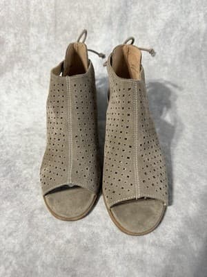 Lucky Brand Leather Womens Chunky Block Heels Sz 7.5 Taupe Beige Peep Toe Shoes - Thumbnail 3