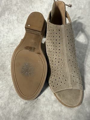 Lucky Brand Leather Womens Chunky Block Heels Sz 7.5 Taupe Beige Peep Toe Shoes - Thumbnail 5