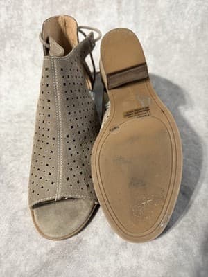 Lucky Brand Leather Womens Chunky Block Heels Sz 7.5 Taupe Beige Peep Toe Shoes - Thumbnail 6