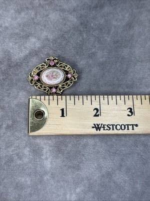 Vintage Gold Tone Needlepoint Cameo Brooch Pink Rhinestones ￼ - Thumbnail 4