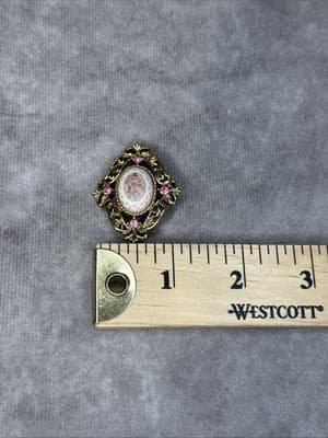 Vintage Gold Tone Needlepoint Cameo Brooch Pink Rhinestones ￼ - Thumbnail 3