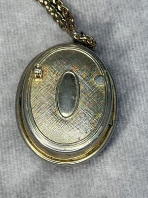 Vintage Gold Tone Resin Cameo Perfume Pendant Necklace, Rope Chain 20” 1970s - Thumbnail 4