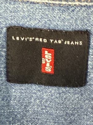 Vintage Levi Red Tab Women’s Long Sleeve Denim Button Up Shirt Medium Wash sz L - Thumbnail 5