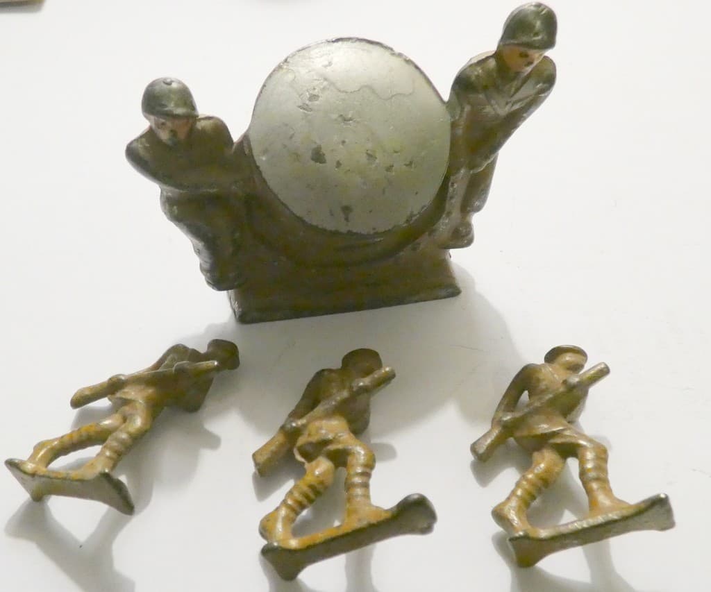 Vintage Military Figure Lead Figurine (Lot of 4)
