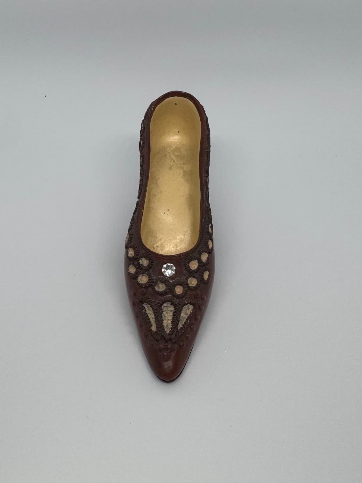 "Courtly Riches" minature shoe figurine