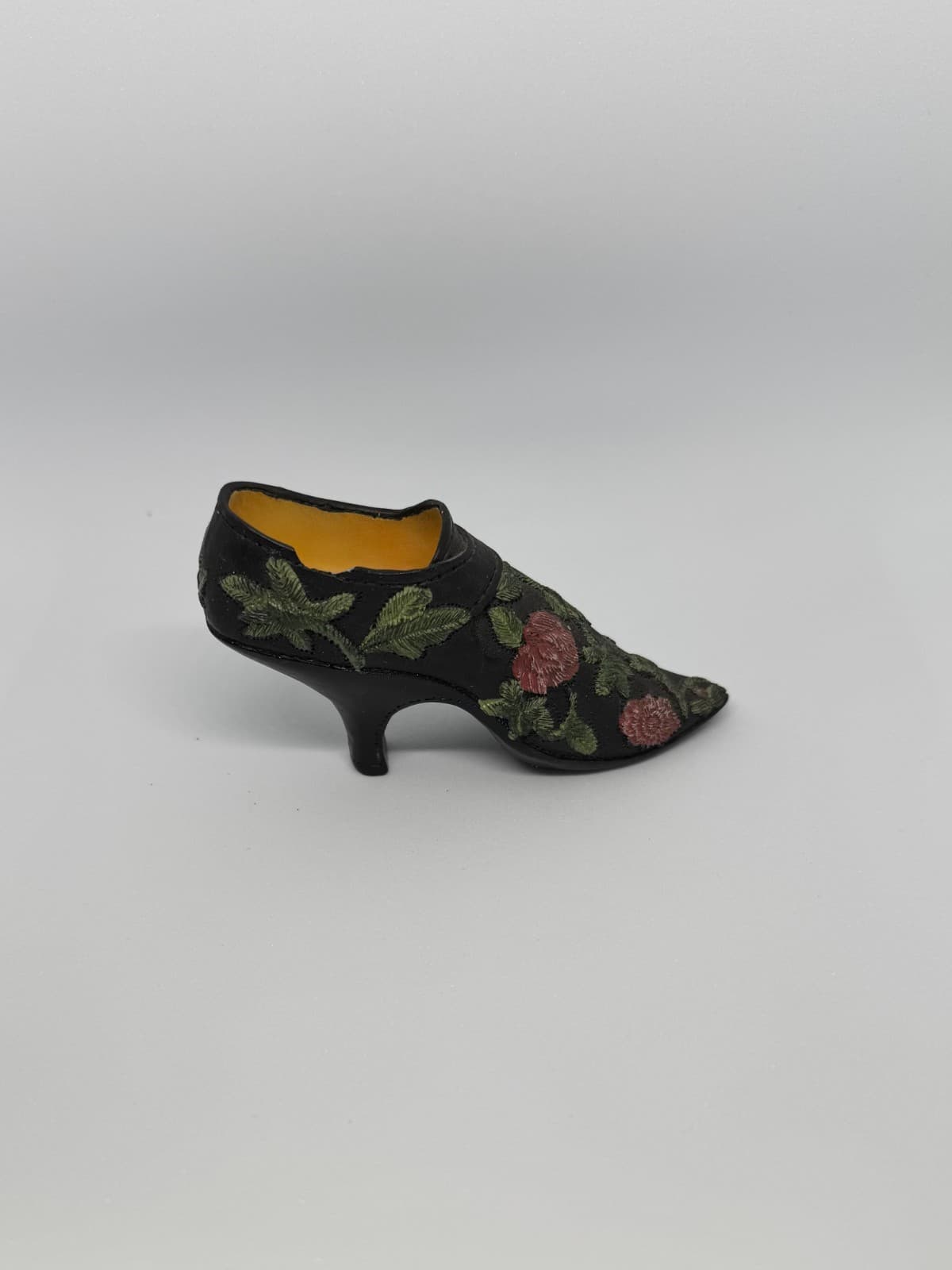 2 Piece vintage miniature shoe and purse set - Thumbnail 4