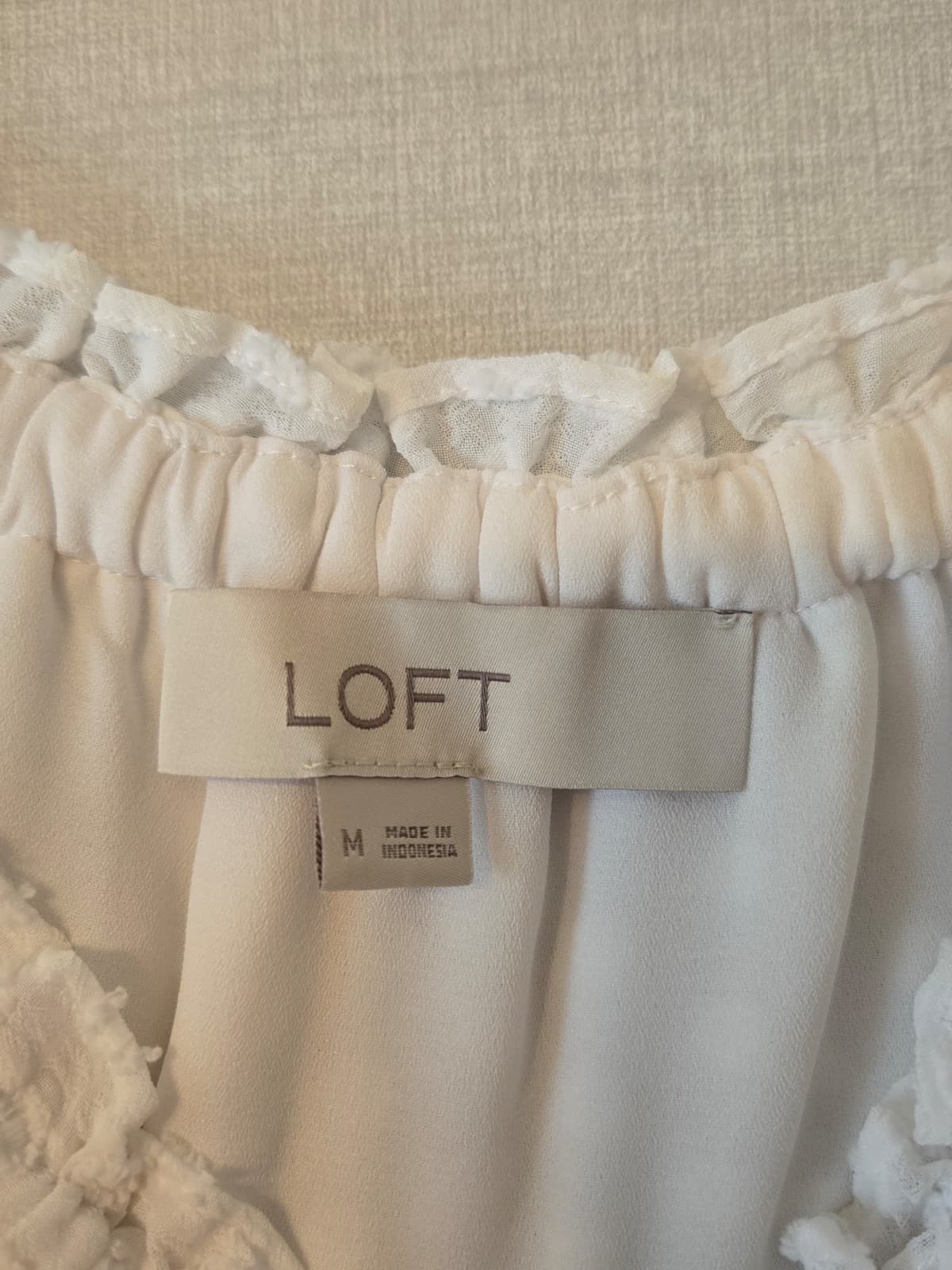 LOFT Women's White Ruffle Blouse Size M, Item #1025 - Thumbnail 4