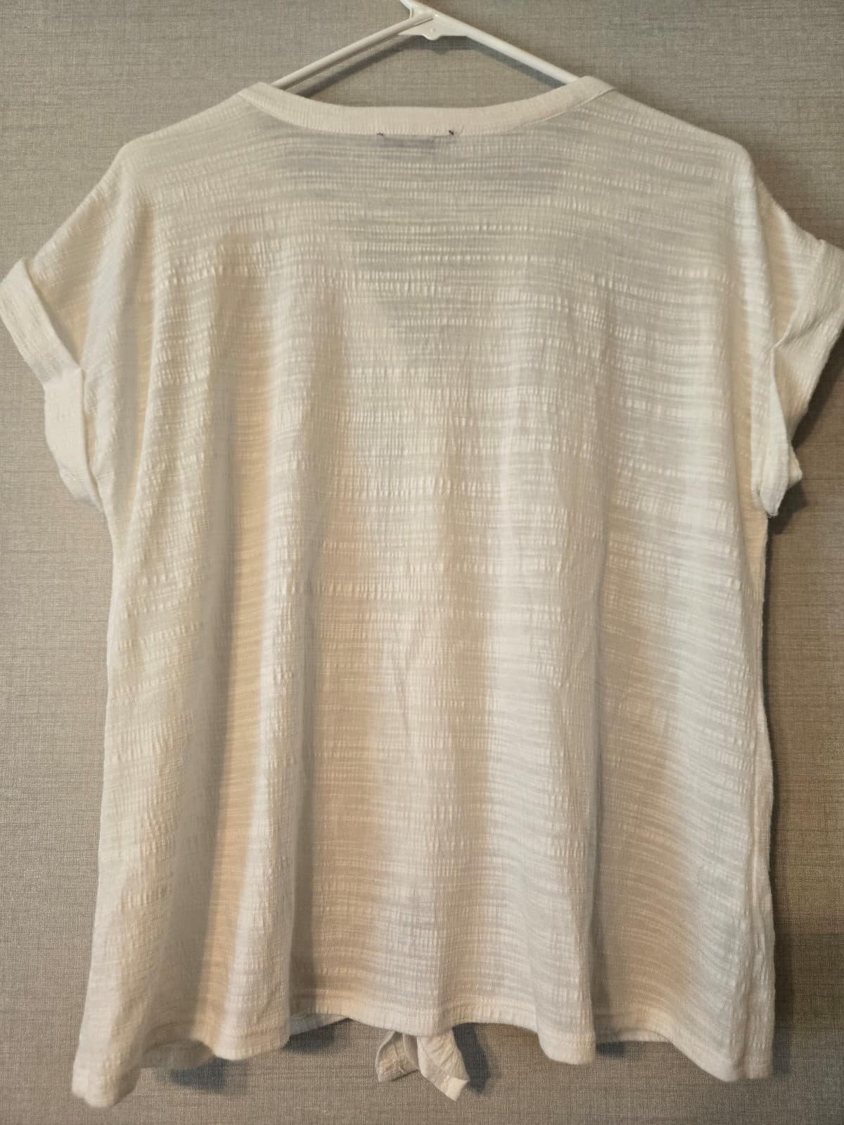 Cable & Gauge Women's White Button-Up Blouse Size M, Item #1018 - Thumbnail 3