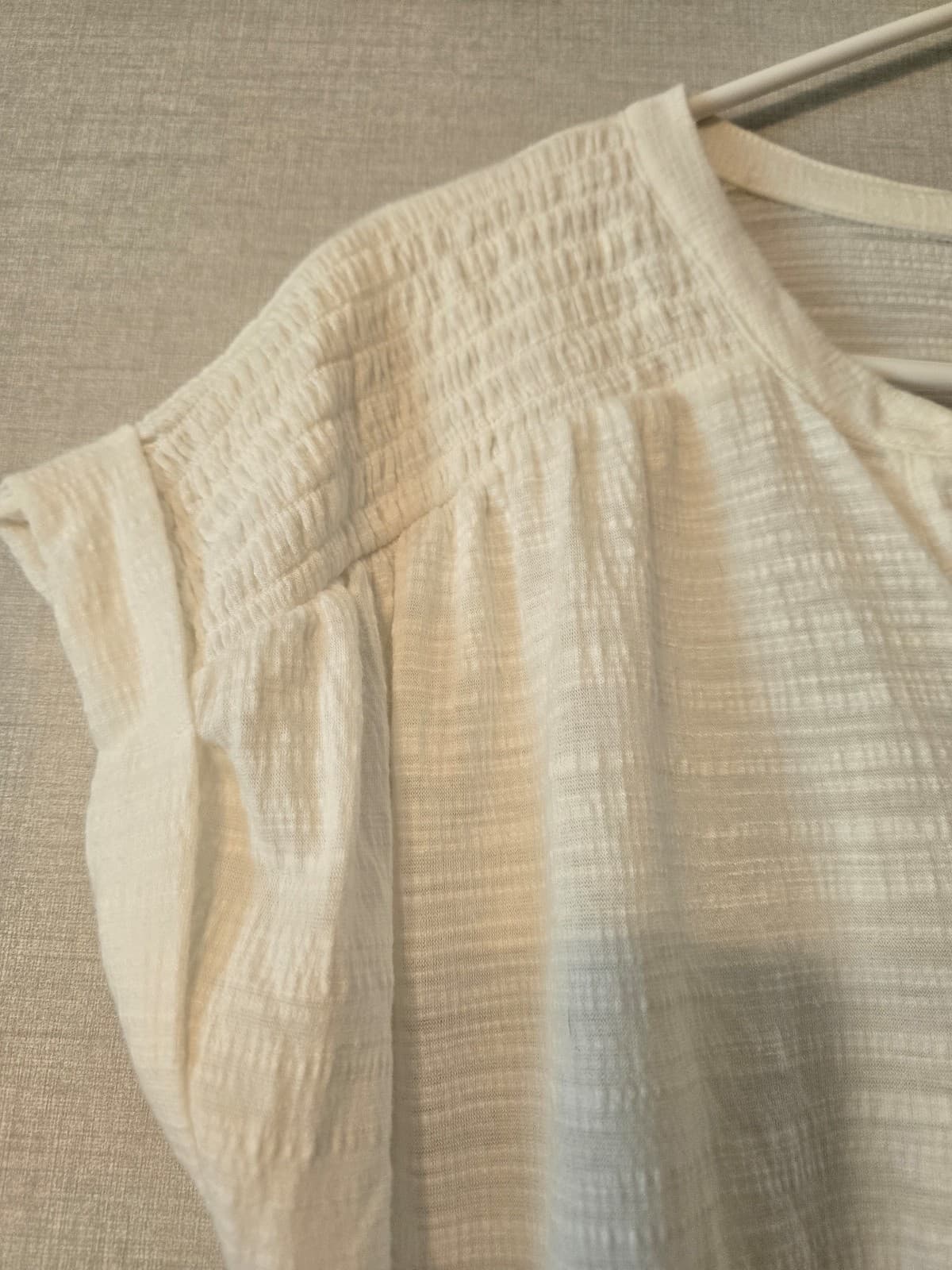 Cable & Gauge Women's White Button-Up Blouse Size M, Item #1018 - Thumbnail 5