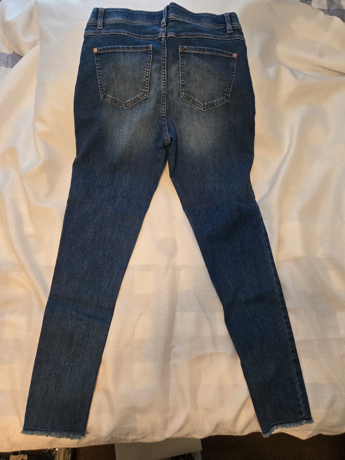 Classic Women's Dark Blue Skinny Jeans Size 8, Item #1015 - Thumbnail 2