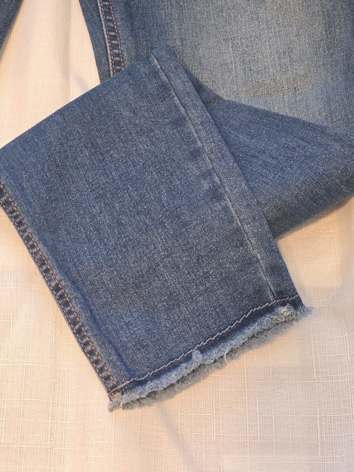 Classic Women's Dark Blue Skinny Jeans Size 8, Item #1015 - Thumbnail 3