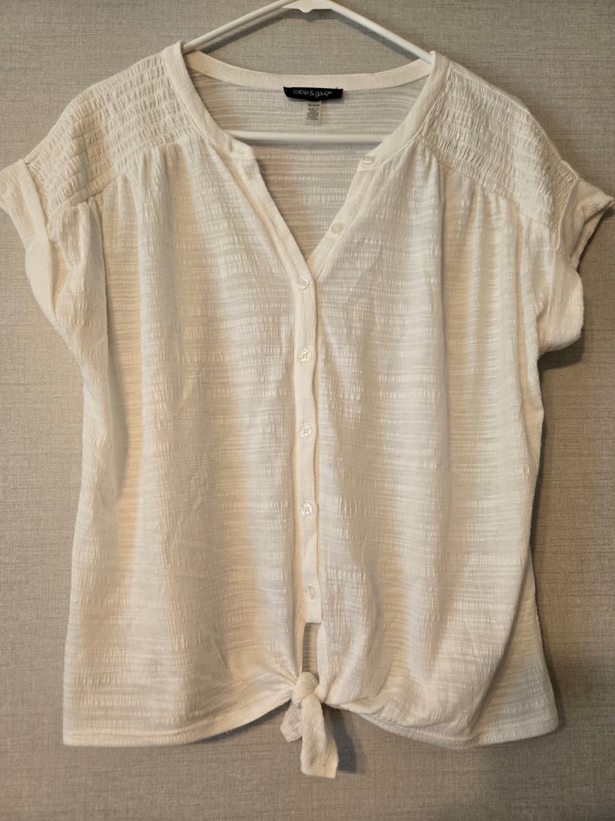 Cable & Gauge Women's White Button-Up Blouse Size M, Item #1018 - Thumbnail 2