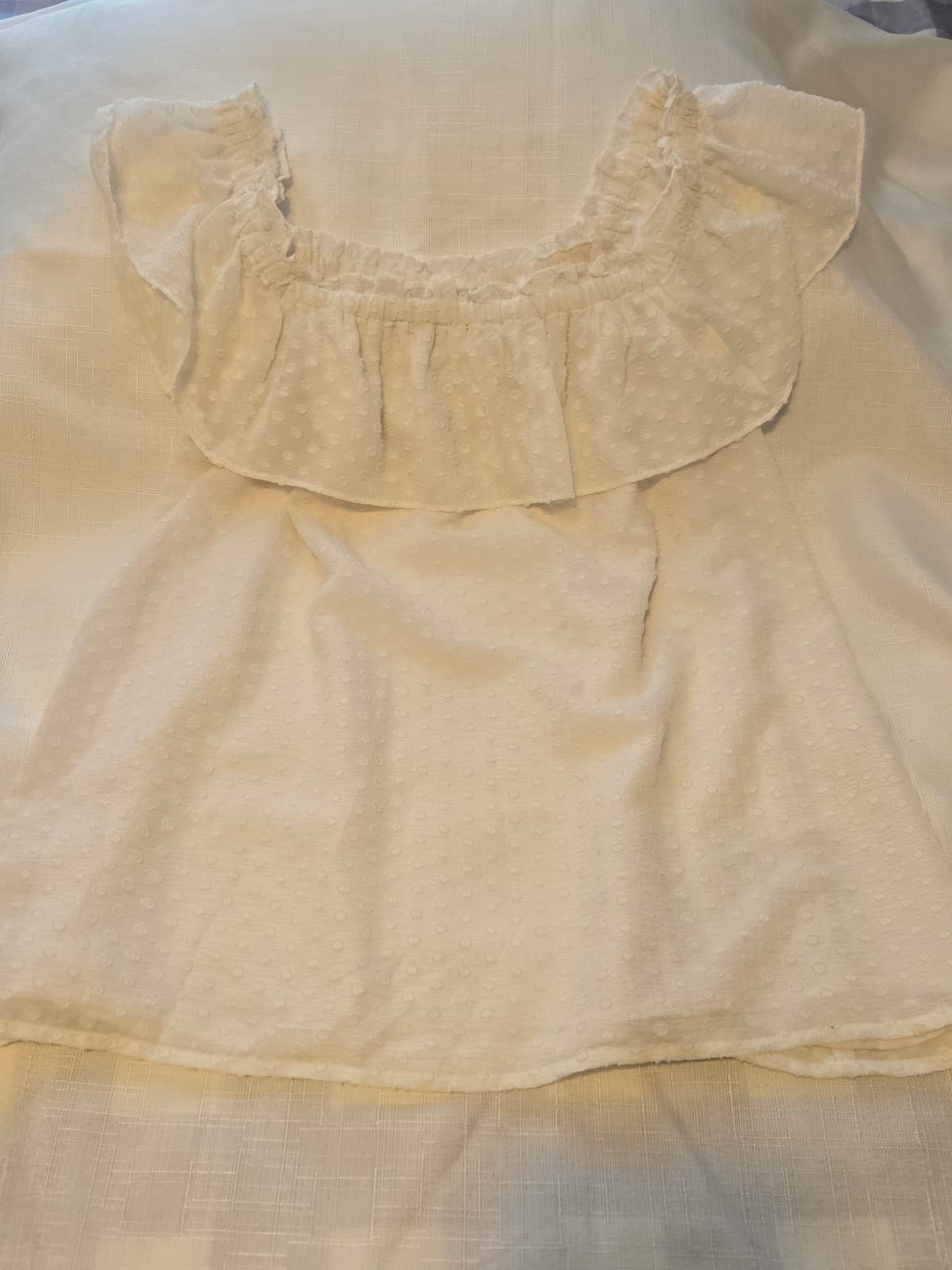 LOFT Women's White Ruffle Blouse Size M, Item #1025 - Thumbnail 3