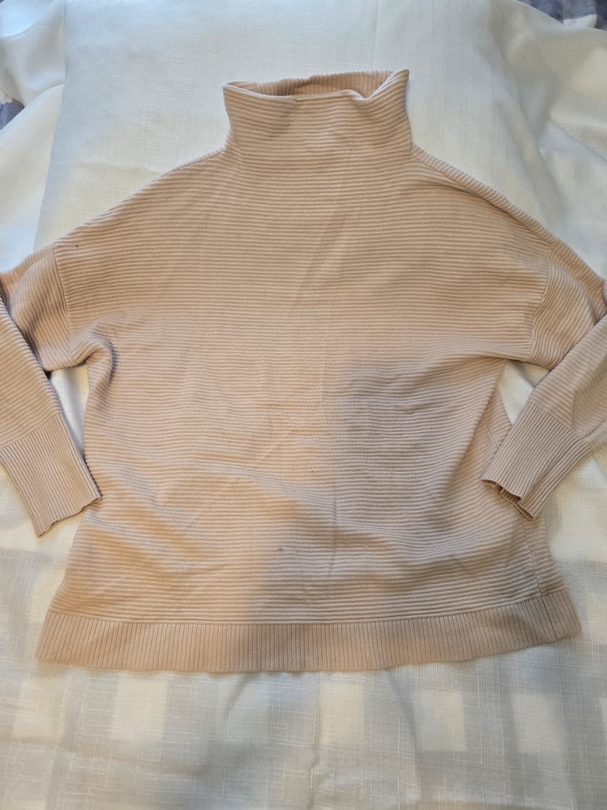 Chelsea & Theodore Ribbed Turtleneck Sweater Size M, Item #1022 - Thumbnail 3