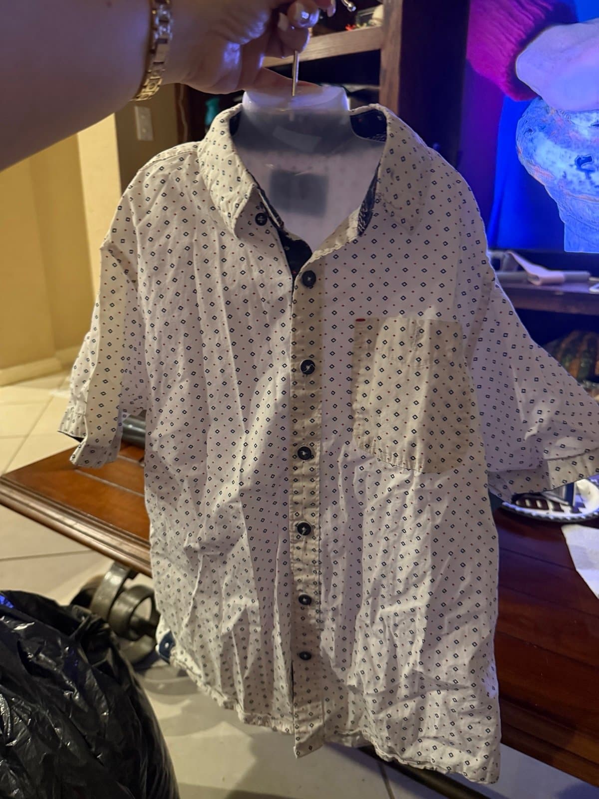 Level Ten Medium (10-12) Short Sleeve Button Up Shirt