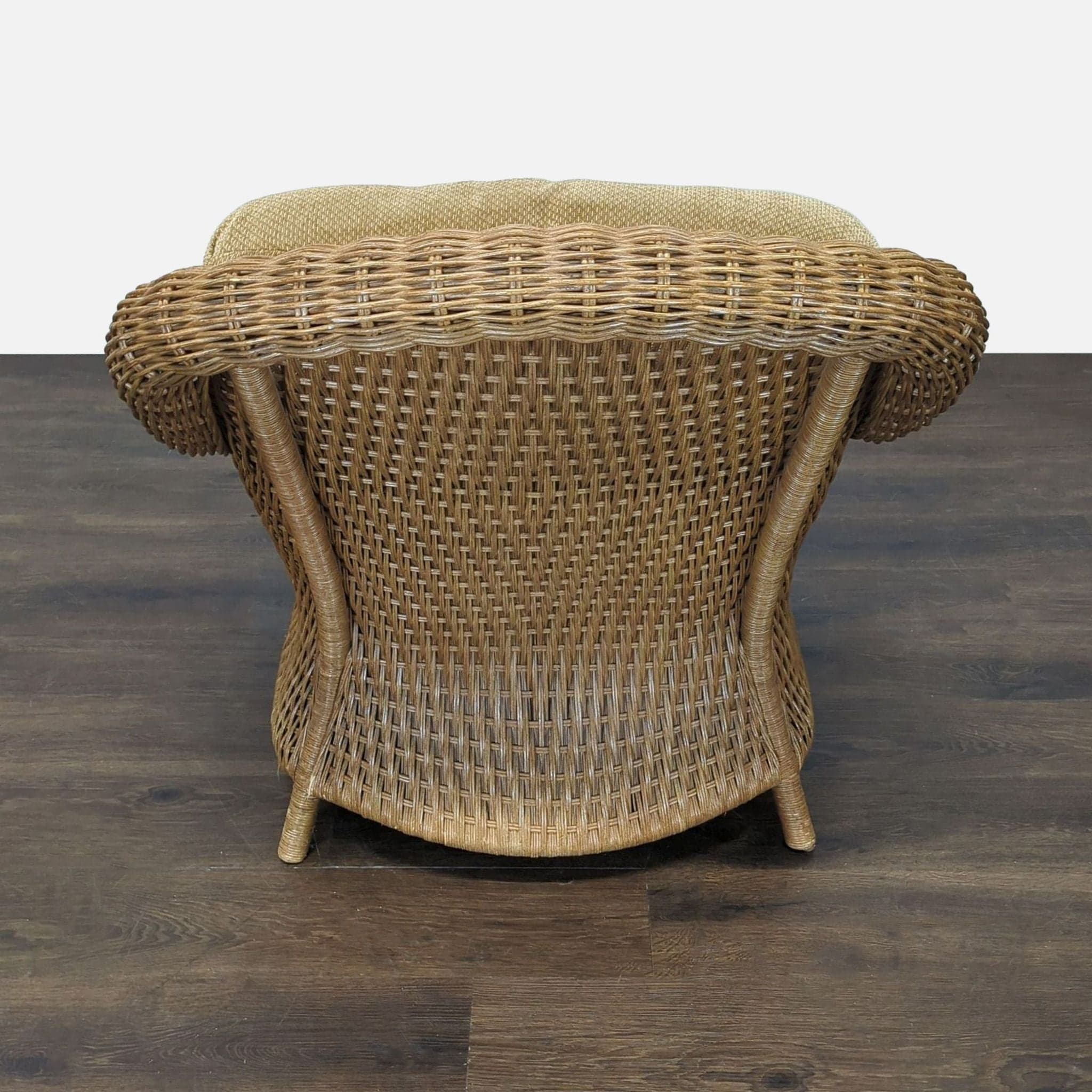 Lane Venture Wicker Lounge Chair with Cushion and Decorative Pillow - Thumbnail 4