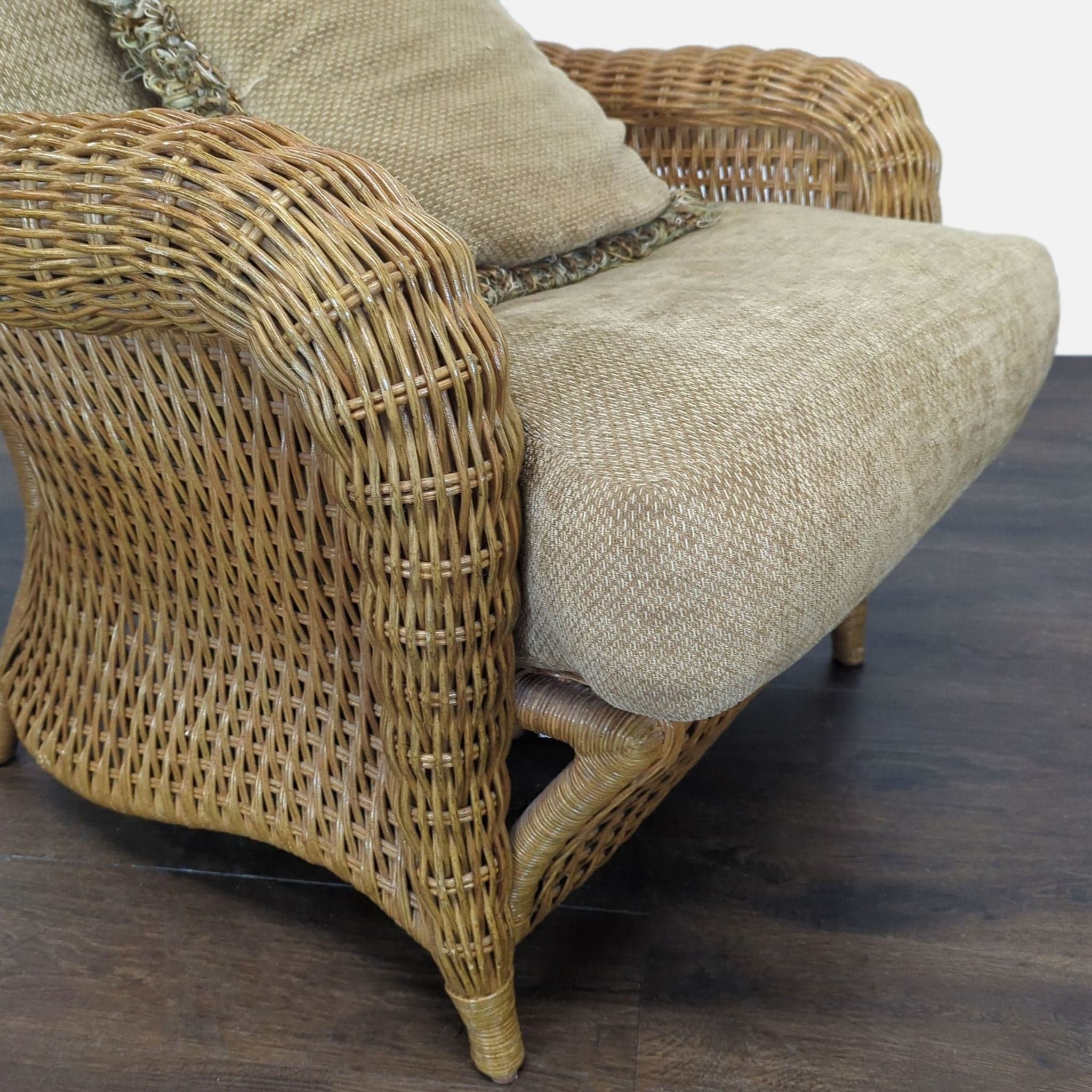 Lane Venture Wicker Lounge Chair with Cushion and Decorative Pillow - Thumbnail 3