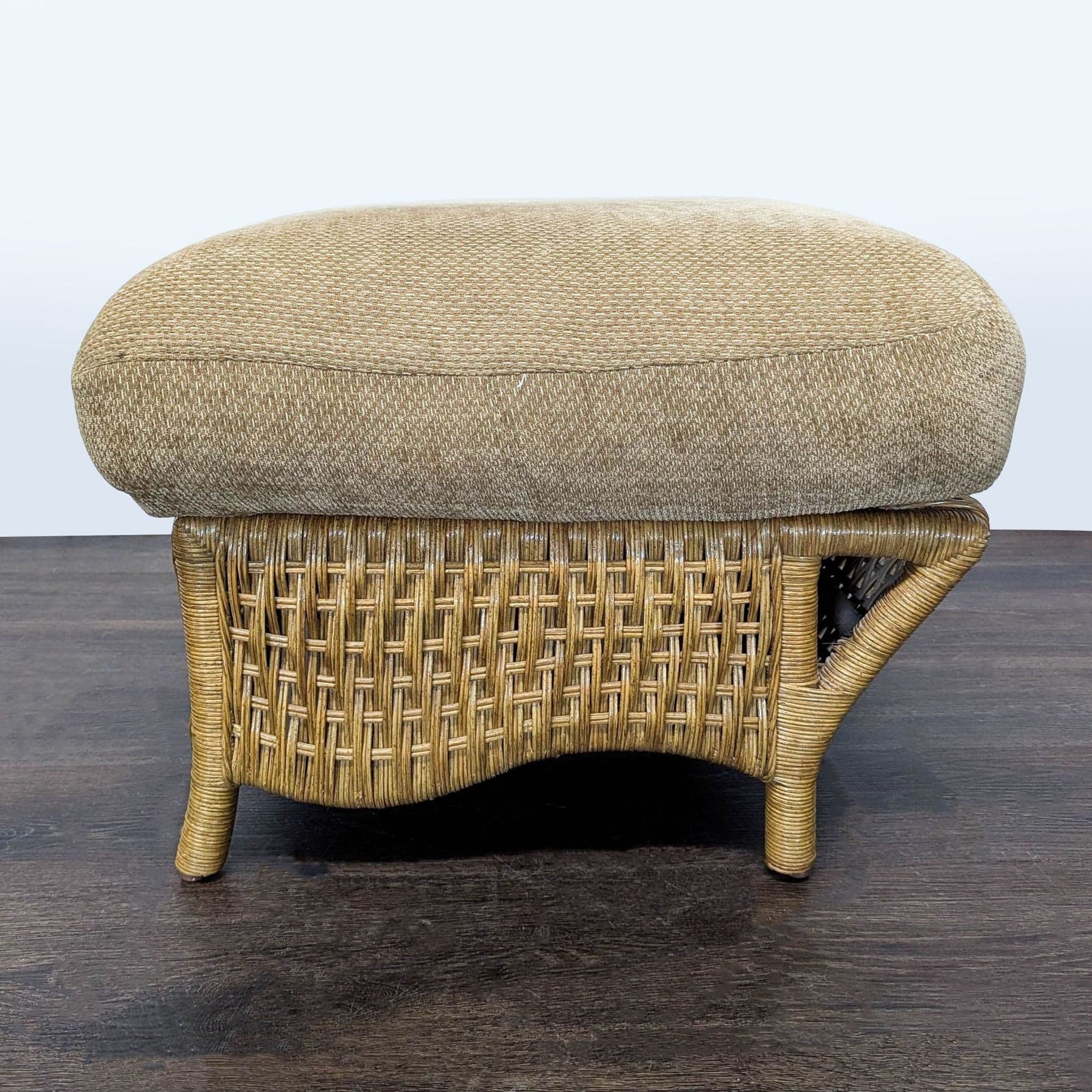 Lane Venture Wicker Ottoman with Cushion - Thumbnail 3