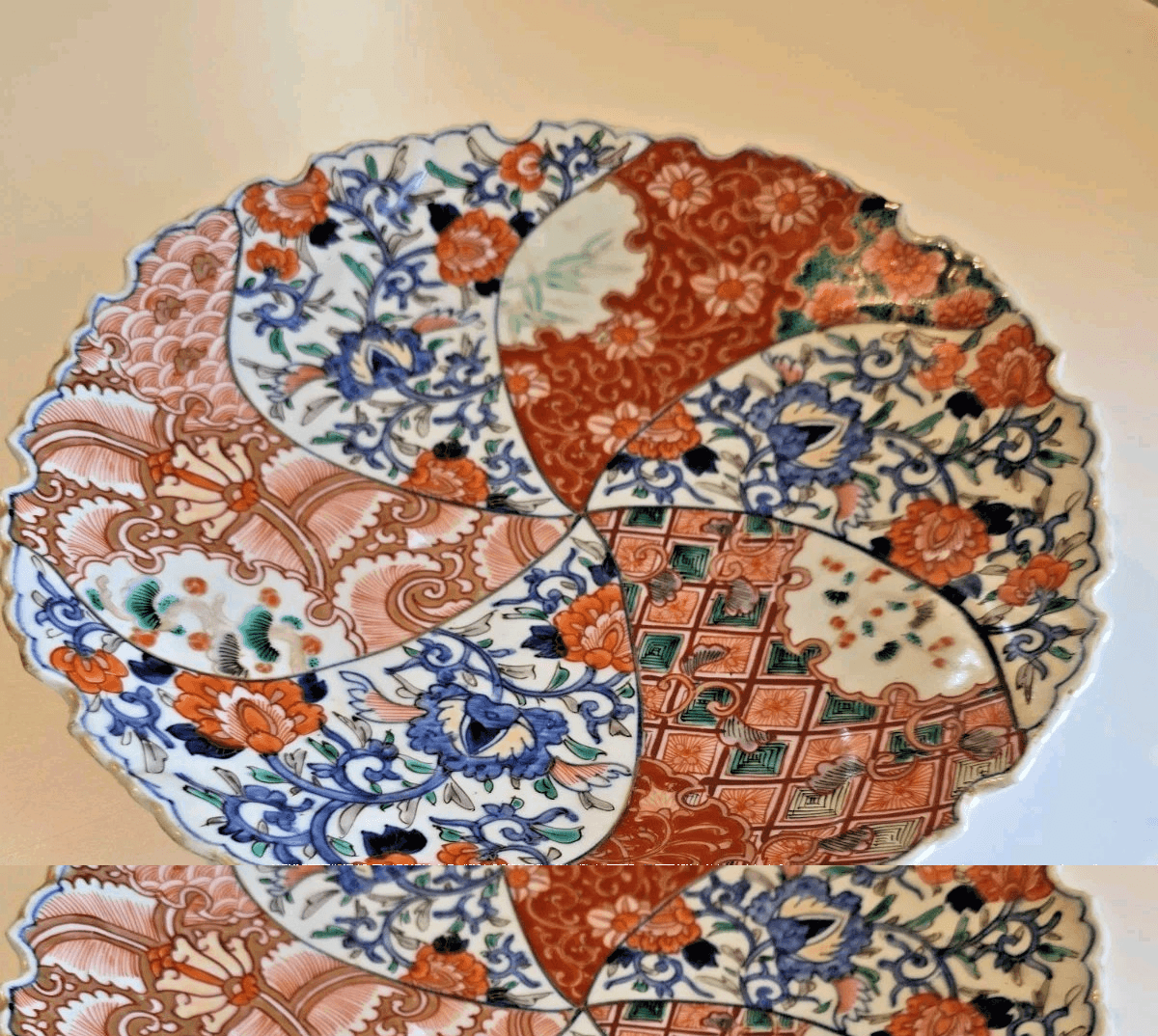 Antique Japanese Meiji Imari Scalloped Fan Plate Red Treasure Vase Mark 11" - Thumbnail 3