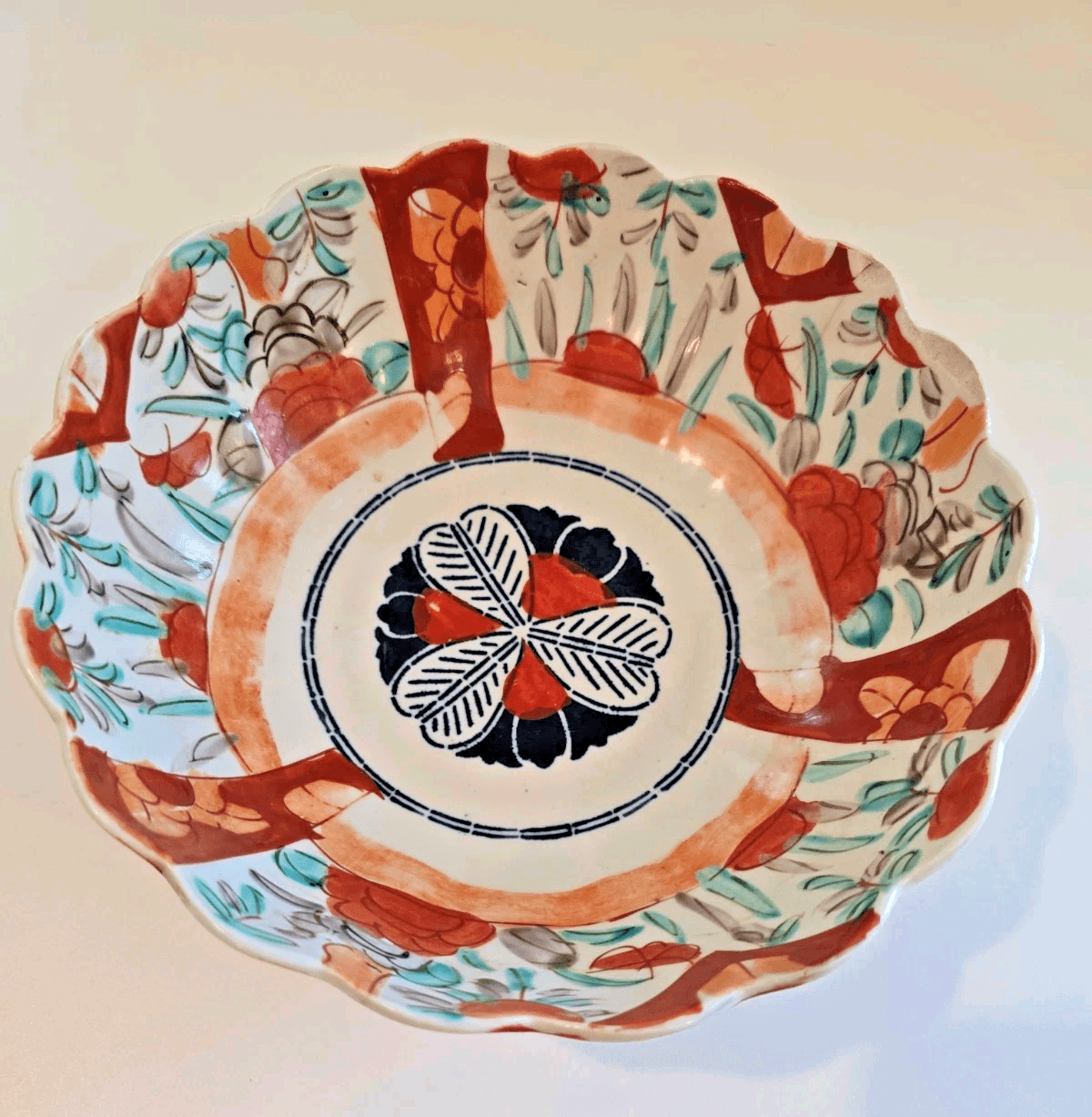 Imari Japanese Bowl, Edo Period (1816-1883), 8.75" - Thumbnail 3