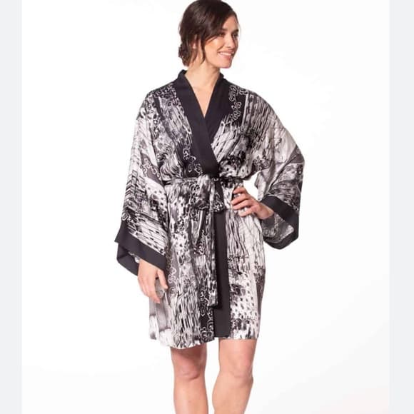 Soma Black & White Patterned Satin Kimono Robe - Thumbnail 8
