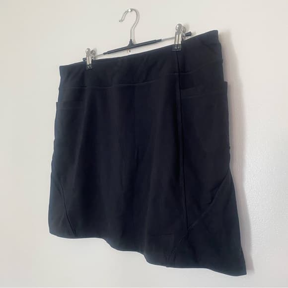 Athleta Black Mini Skirt with Side Pockets - Thumbnail 5