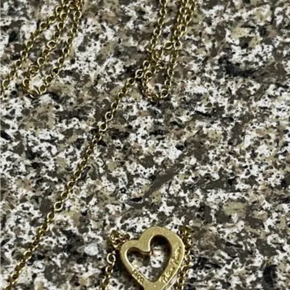Tiffany & Co 18k gold 8.4 grams Paloma Picasso® Loving Heart Pendant - Thumbnail 10