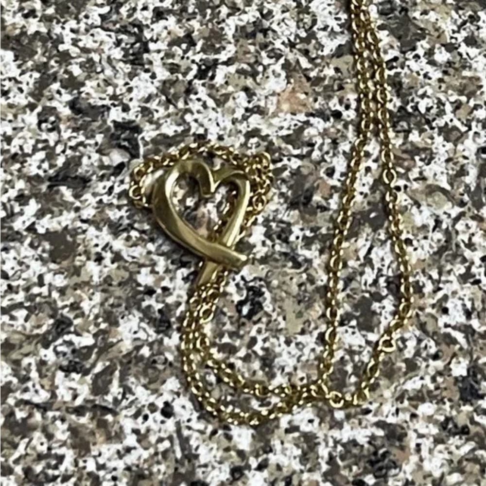 Tiffany & Co 18k gold 8.4 grams Paloma Picasso® Loving Heart Pendant - Thumbnail 3