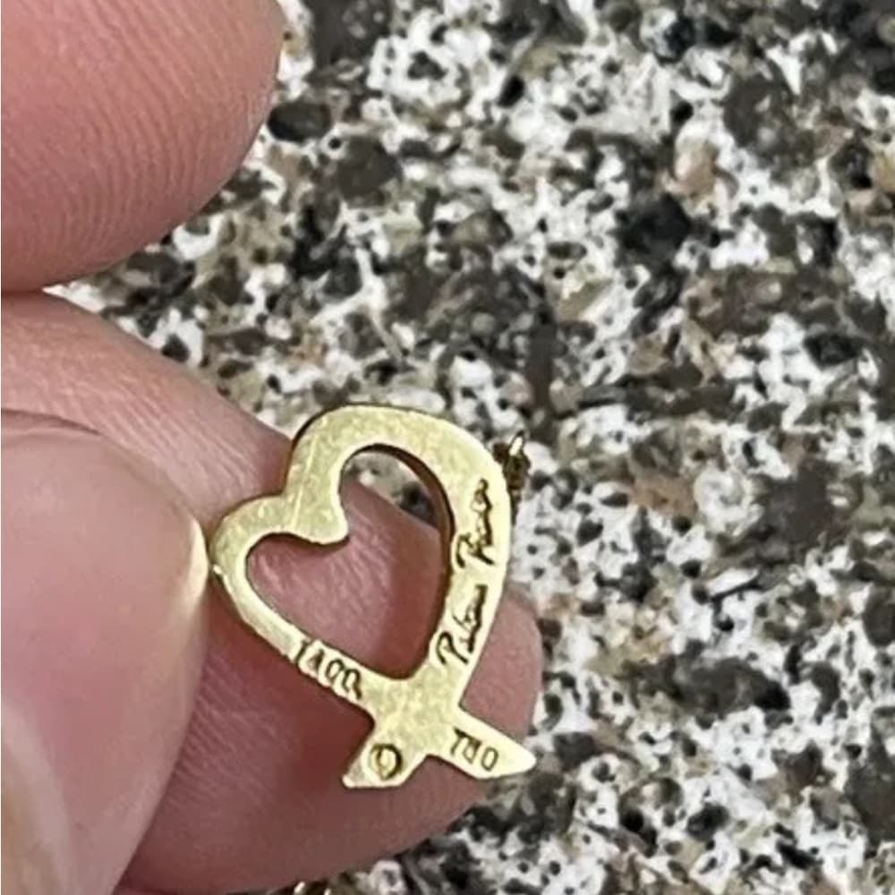 Tiffany & Co 18k gold 8.4 grams Paloma Picasso® Loving Heart Pendant - Thumbnail 5