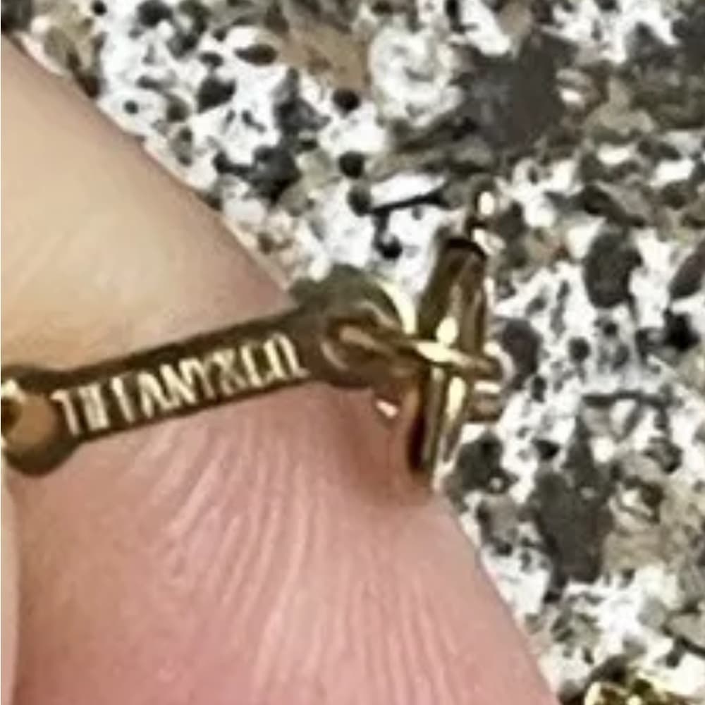 Tiffany & Co 18k gold 8.4 grams Paloma Picasso® Loving Heart Pendant - Thumbnail 8
